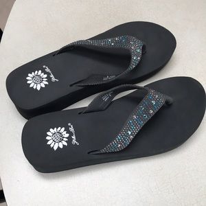 Yellow box gray flip flops size 8